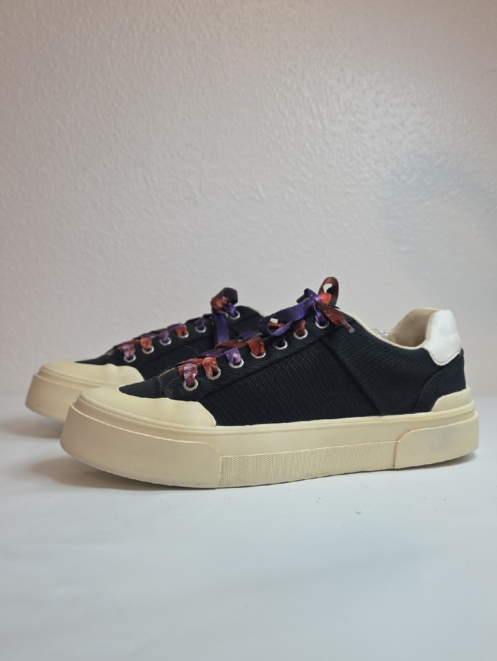 H&M × GOOD NEWS LAUNCH WATERPROOF PLATFORM SNEAKERS WOMENS SIZE 9 VGUC